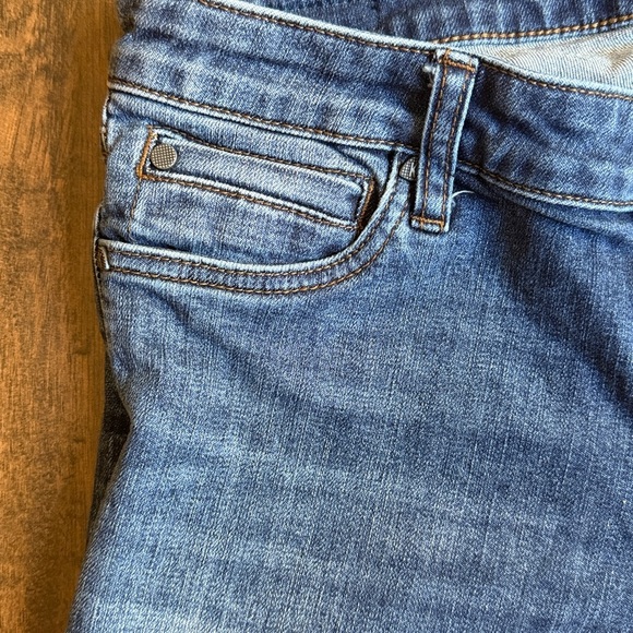 Kut from the Kloth Catherine Boyfriend Jean Size 8 (I24) - Picture 5 of 10